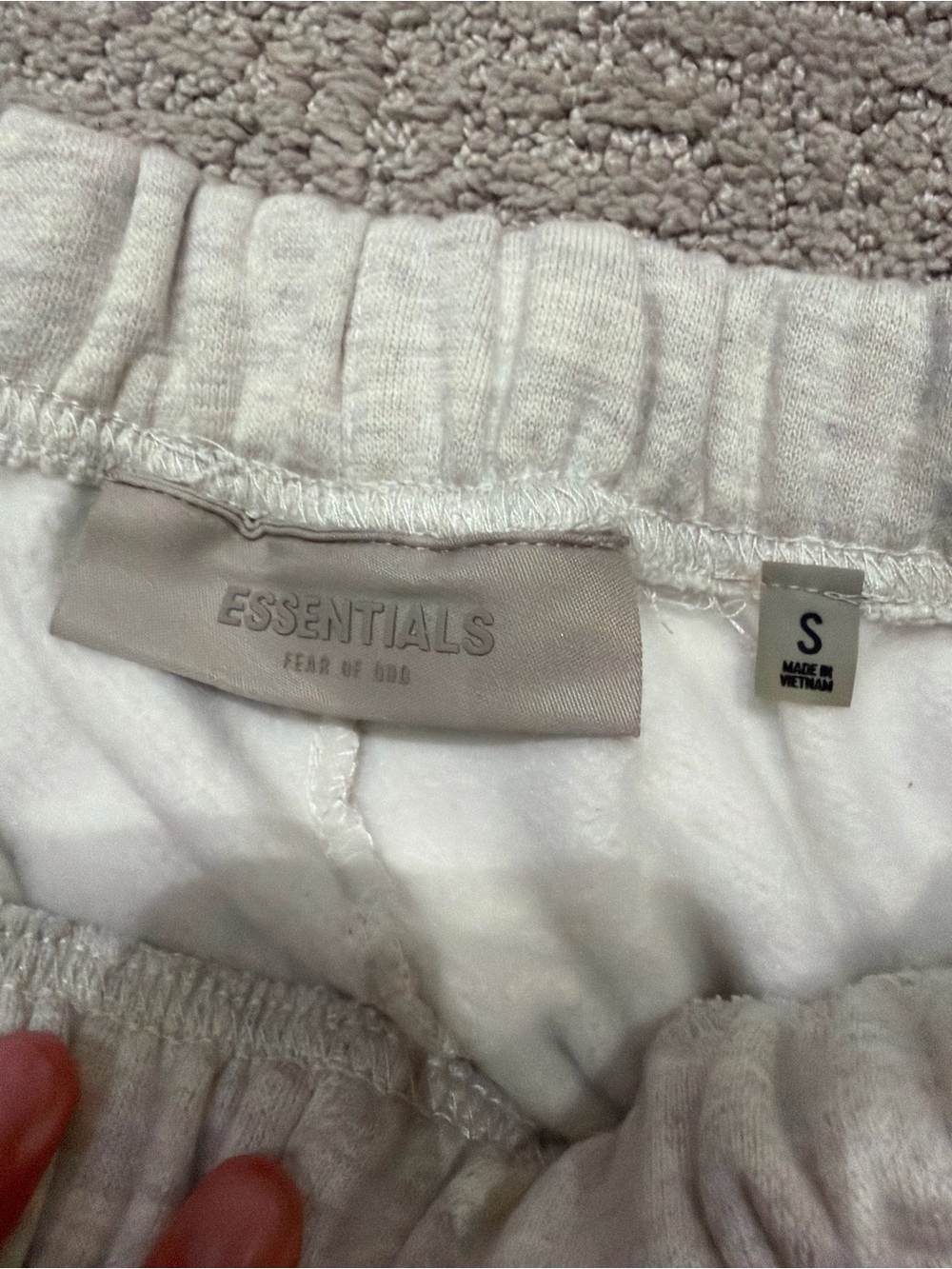 Essentials Shorts - Picture 2 of 4